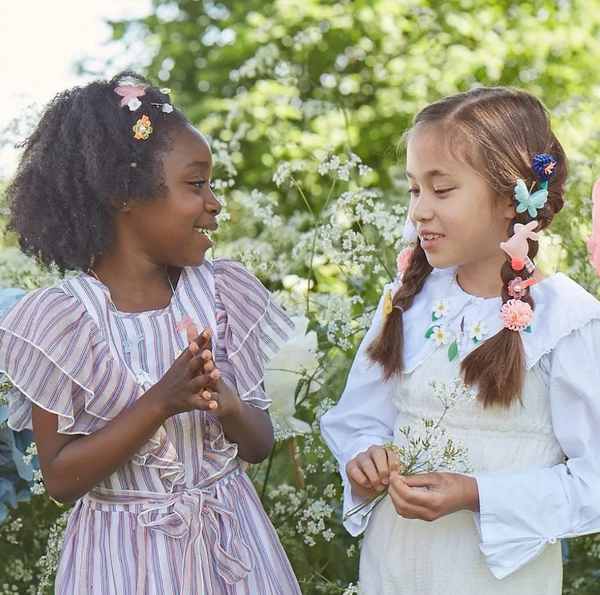Meri Meri Daisy Necklace 4 Meri Meri Daisy Necklace
