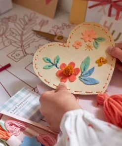 Meri Meri Heart Embroidery Kit